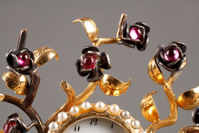 Gold, agate, ruby and pearl desk clock | MasterArt